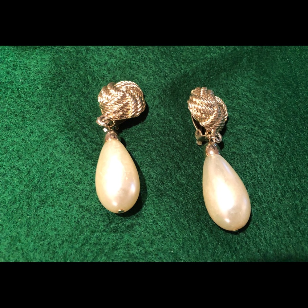 Faux Pearl & Gold Drop Clip On Earrings Vintage